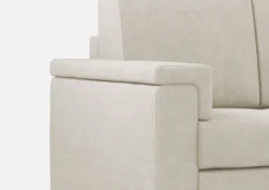 Divano 168x85cm design a due posti con bracciolo squadrato e pouf stoffa idrorepellente bianco latte DI5