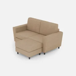 Divano 172x85cm design a due posti con piedini in legno e pouf idrorepellente beige DI38