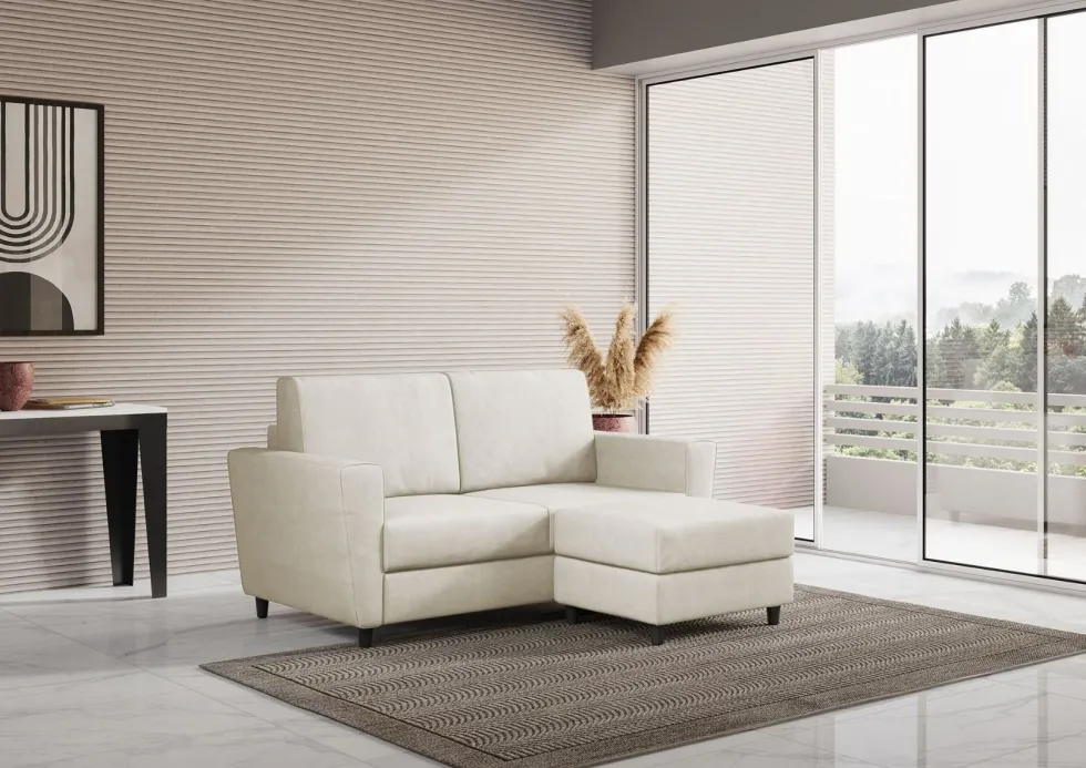 Divano 172x85cm design a due posti con piedini in legno e pouf idrorepellente bianco latte DI38