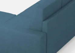 Divano 168x85cm design a due posti con bracciolo geometrico con pouf idrorepellente blu avio DI16