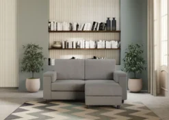 Divano 148x85cm design a due posti con bracciolo squadrato e con pouf grigio DI4
