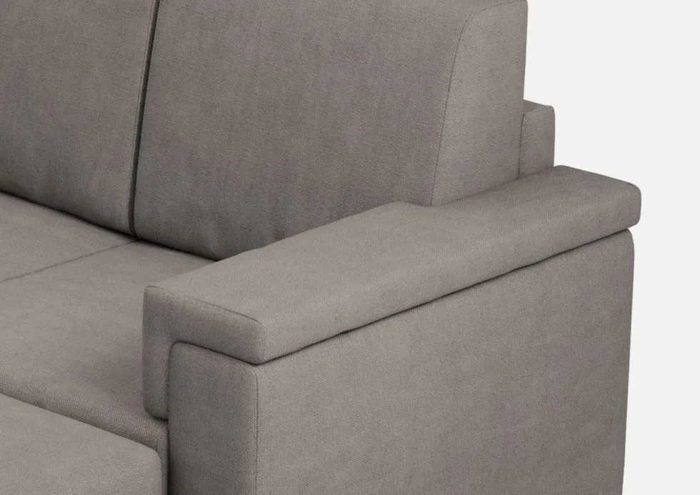 Divano 168x85cm design a due posti con bracciolo squadrato e pouf stoffa idrorepellente grigio DI5