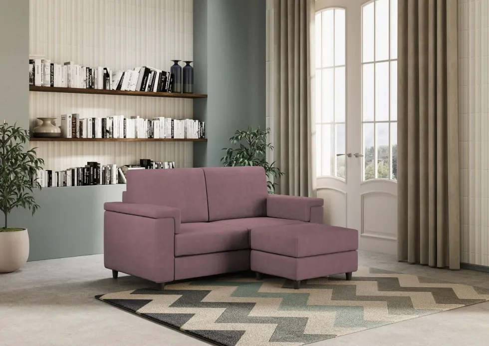 Divano 168x85cm design a due posti con bracciolo squadrato e pouf stoffa idrorepellente prugna DI5