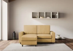 Divano 148x85cm design a due posti con bracciolo squadrato idrorepellente e pouf ocra DI15