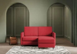 Divano 138x85cm design a due posti con pouf stoffa idrorepellente rosso DI26