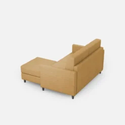 Divano 138x85cm design a due posti con pouf stoffa idrorepellente ocra DI26