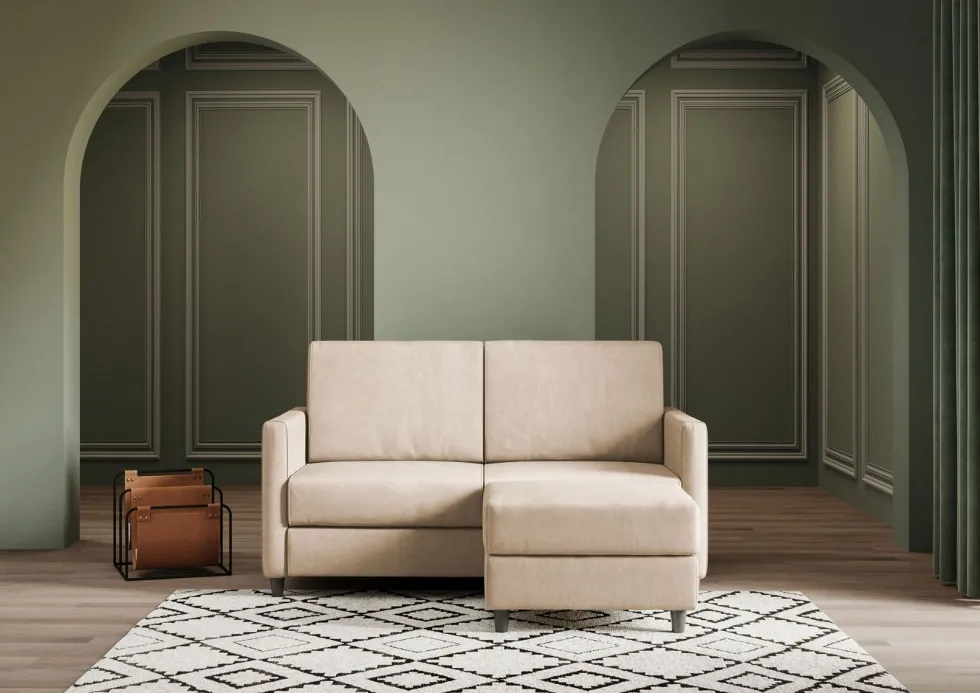 Divano 138x85cm design a due posti con pouf stoffa idrorepellente beige DI26