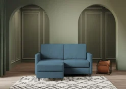Divano 158x85cm design a due posti per salotto con pouf versatile blu avio DI27