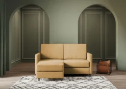 Divano 158x85cm design a due posti per salotto con pouf versatile ocra DI27
