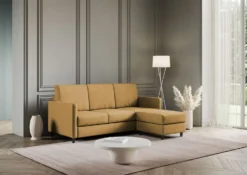 Divano 198x85cm design a tre posti comodo con pouf tessuto idrorepellente ocra DI28