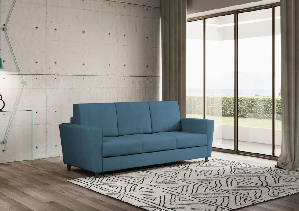 Divano 212x85cm design a tre posti con piedini in legno e tessuto idrorepellente blu avio DI36