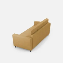 Divano 212x85cm design a tre posti con piedini in legno e tessuto idrorepellente ocra DI36
