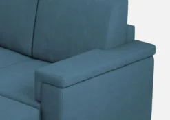 Divano 208x85 design a tre posti con bracciolo squadrato e pouf idrorepellente blu avio DI6