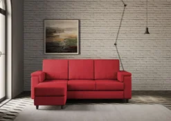 Divano 208x85 design a tre posti con bracciolo squadrato e pouf idrorepellente rosso DI6