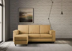 Divano 208x85 design a tre posti con bracciolo squadrato e pouf idrorepellente ocra DI6