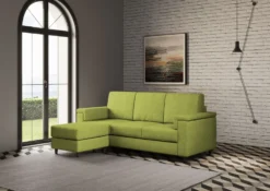 Divano 208x85 design a tre posti con bracciolo squadrato e pouf idrorepellente verde DI6